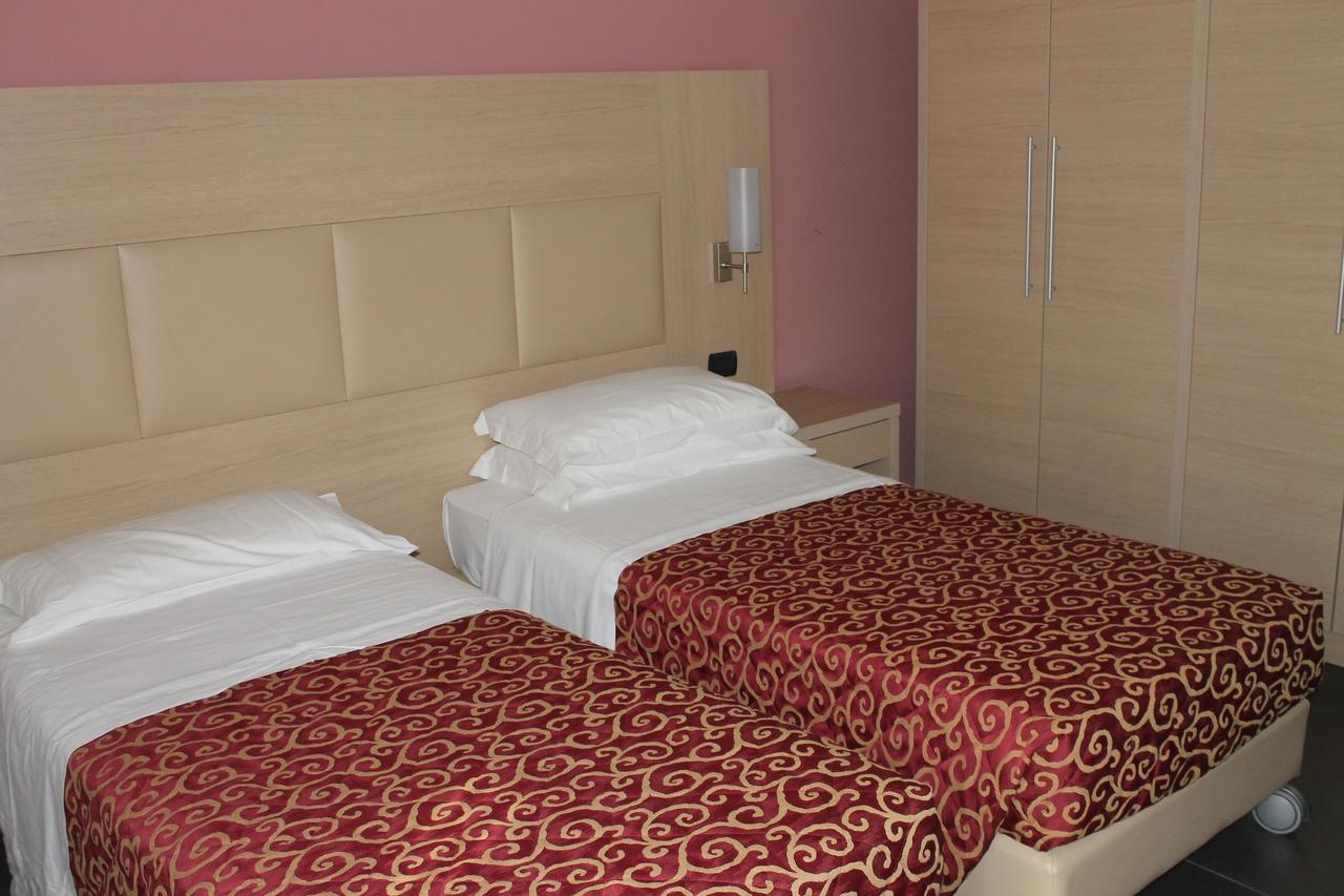 Hotel Eridano Sannazzaro de' Burgondi Quarto foto