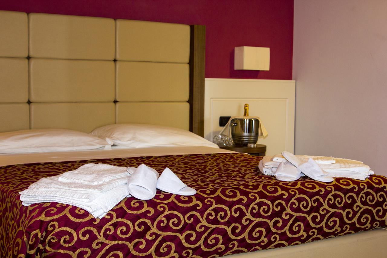 Hotel Eridano Sannazzaro de' Burgondi Quarto foto